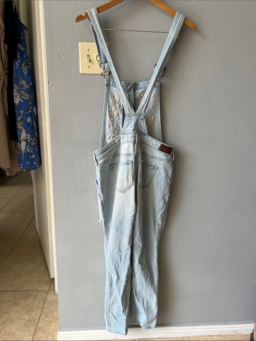 HOLLISTER Stretch Super Skinny Crop OVERALLS - Picture 7 of 9